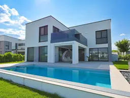 LUXUS-VILLA DIREKT AM WASSER mit privatem Seezugang &amp; Pool – energieeffizienter Neubau im Wohnpark Giardino