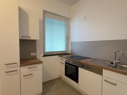 ERSTBEZUG nach Renovierung – großzügige Wohnung im Zentrum mit Terrasse zu vermieten