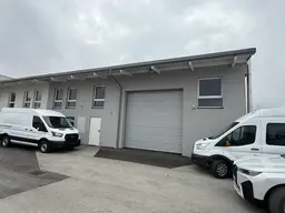 vielseitig verwendbares Betriebsobjekt in Toplage bei der Schnellstraßenabfahrt Sigleß zu vermieten