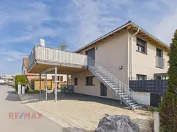 Top-moderne Wohnung in Zweifamilienhaus – Privatsphäre inklusive