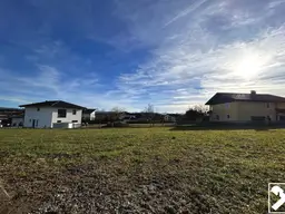 Sonniges Grundstück in Holzhausen