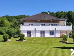 Großzügige Liegenschaft mit Blick ins Grüne
