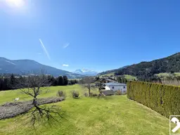 Großzügiges Mehrfamilienhaus in Alleinlage mit Panorama