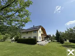 Zweifamilienhaus - Wohnglück im Grünen