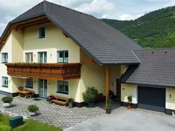 Zweifamilienhaus - Wohnglück im Grünen