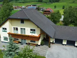 Zweifamilienhaus - Wohnglück im Grünen