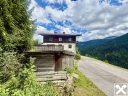 Sanierungsbedürftiges Einfamilienhaus in idyllischer Lage