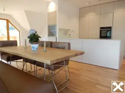 Exklusive 4-Zimmer Wohnung mit Seeblick