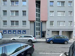 IHR NEUES ZUHAUSE IN DER STADT // KOMPAKT, PRAKTISCH UND PERFEKT ANGEBUNDEN // 1,5 ZIMMER UND GARAGENSTELLPLATZ