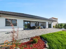 Frühling im eigenen Garten + ein leistbarer Traum! Einfamilienhaus mit Top-Haustechnik + 3 Garagen - Einziehen und genießen!