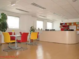 *U 4 U6 - BARRIEREFREI - genügend Stellplätze!***