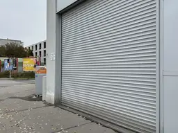 + + + DONAUFELDERHOF + + + NÄHE U1 KAGRAN + + + Lager- und Büroflächen + + +