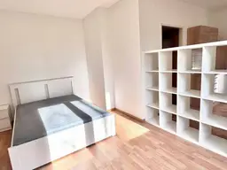 | MÖBLIERTE &amp; HELLE KLEINWOHNUNG | 1 ZIMMER inkl. MINI-KÜCHE | 2. OBERGESCHOSS | CA. 27m²