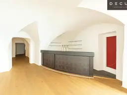 | ATTRAKTIVES GESCHÄFTSLOKAL | BEAUTY- SALON ODER TRENDIGER SHOP | VIELSEITIG NUTZBAR | ca. 55,70m² | 2 RÄUME | INNENSTADTLAGE | NÄHE FÄRBERPLATZ