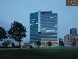 + + + BÜROS MIT AUSBLICK + + + IM SATURN TOWER + + +