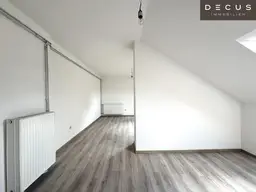 | CHARMANTE DACHGESCHOSSWOHNUNG | HELL &amp; ZENTRAL | 4. OG | IDEAL FÜR SINGLES &amp; STUDENTEN | TOP LAGE | NÄHE UNI