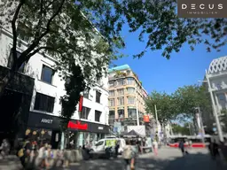 + + + GEKÜHLTES ALTBAUBÜRO MIT BALKON + + + MAHÜ + + + U3 VOR DEM HAUS + + +