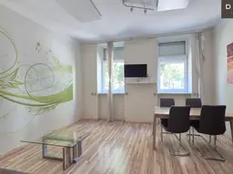 | WOHNUNGEN MIT VIEL POTENTIAL | U-BAHN NÄHE | ALTBAU |