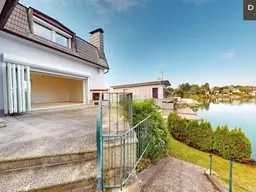 EXKLUSIVES SEEHAUS MIT EIGENEM STEG