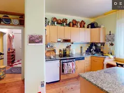 ZWEIWOHNUNGS-KOMBI MIT FÜNF ZIMMERN UND BALKON