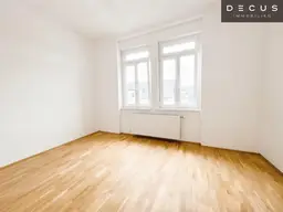 | CHARMANTE 2-ZIMMER WOHNUNG MIT GROSSZÜGIGER SW-TERRASSE | IN WUNDERSCHÖNER ALTBAU-VILLA | HELL &amp; GEMÜTLICH | IDEAL FÜR STUDENTEN, SINGELS ODER PÄRCHEN | NÄHE MED-UNI | TOP LAGE