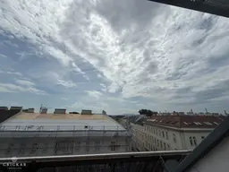 Dachgeschossjuwel mit Gloriette-Blick – Terrassenwohnung mit Flair in 1140 Wien