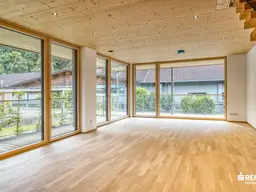 Geräumige 3- bis 4-Zimmer-Wohnung im Reihenhausstil