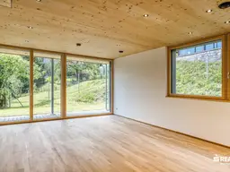 Geräumige zweigeschoßige Gartenwohnung - Erstbezug
