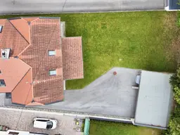 Gepflegtes Mehrfamilienhaus mit drei separaten Wohnungen und vollem Zubehör!