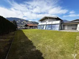 Modernes Einfamilienhaus mit zusätzlicher Einliegerwohnung