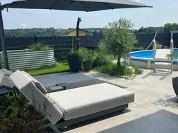 Fernitz-Mellach! Traumhaus in sonniger Lage - Doppelcarport - tolle Poolanlage - perfekte Energieeffizienz - extrem niedrige Betriebskosten!