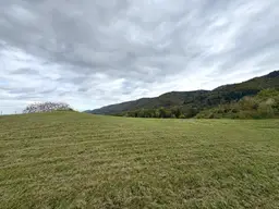 Ruhige Toplage mit sensationellem Panoramablick nahe Arnfels – Hardegg, ein Naturjuwel für Genießer, Familien &amp; Investoren!