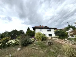 Mehrfamilienhaus mit Loft, traumhaftem Grundstück und Panoramablick in Friedberg
