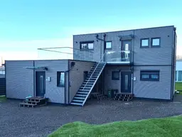 3 Wohnungen in modernem Haus