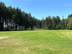 Ländliche Einstellflächen und Wiesen