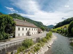 Vierkanthof mit vielen Nutzungsmöglichkeiten (private Nutzung aber auch geschäftliche Nutzungen)