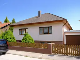 Gepflegtes Einfamilienhaus auf großzügigen Grund