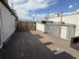Wunderschöne 4 Zimmer Dachgeschosswohnung mit 42m² Terrasse - UNBEFRISTET