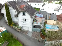 Repräsentatives Haus mit Pool in zentraler Lage in Steinakirchen am Forst!