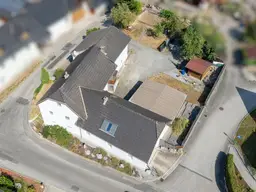 Großzügiges Teilsaniertes Haus mit Potenzial!