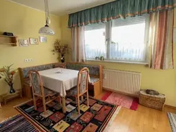 charmante 2 Zimmer Wohnung mit Loggia *zentrale Lage*