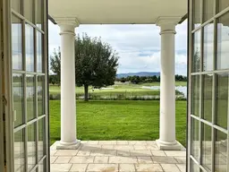 WOHNEN AM SEE /// REPRÄSENTATIV UND GROSSZÜGIG /// ELEGANTE SEEVILLA MIT ZWEI SEPARATEN EINHEITEN