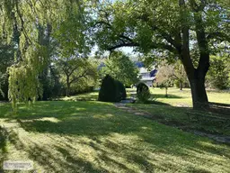 NATURPARADIES VOR DEN TOREN WIENS /// HISTORISCHES LANDHAUS MIT PARK, WALD UND BADESEE