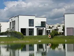 Architektenvilla am Wasser - hochwertiger Erstbezug