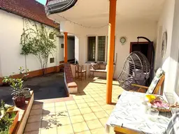 Beste Lage Neusiedl am See: 3 Terrassen, 10 Zimmer, 230m² Wohnfläche, Garten &amp; Seeblick