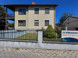 Zwei-Familien-Haus mit zwei mal 100m² Wohnfläche