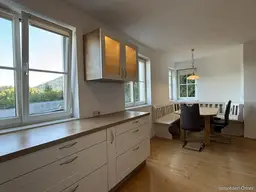 3 Zi. Whg. mit Balkon u. Carport