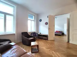 Altbaucharme &amp; hoher Wohnkomfort! Liebevoll sanierte 2-Zimmer Wohnung mit Fußbodenheizung im 3. Stock mit Lift! Nähe U6 Währinger Straße!