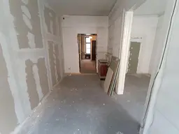 Smartes Layout &amp; ideale Verkehrsanbindung &amp; Platz für Ihre Wünsche! 2-Zimmer Wohnung im Altbau mit Lift - Nähe U4 Friedensbrücke!