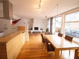 Großzügige DG Wohnung in ruhiger Seitenstraße der Mariahilferstraße inkl. Garagenplatz!
